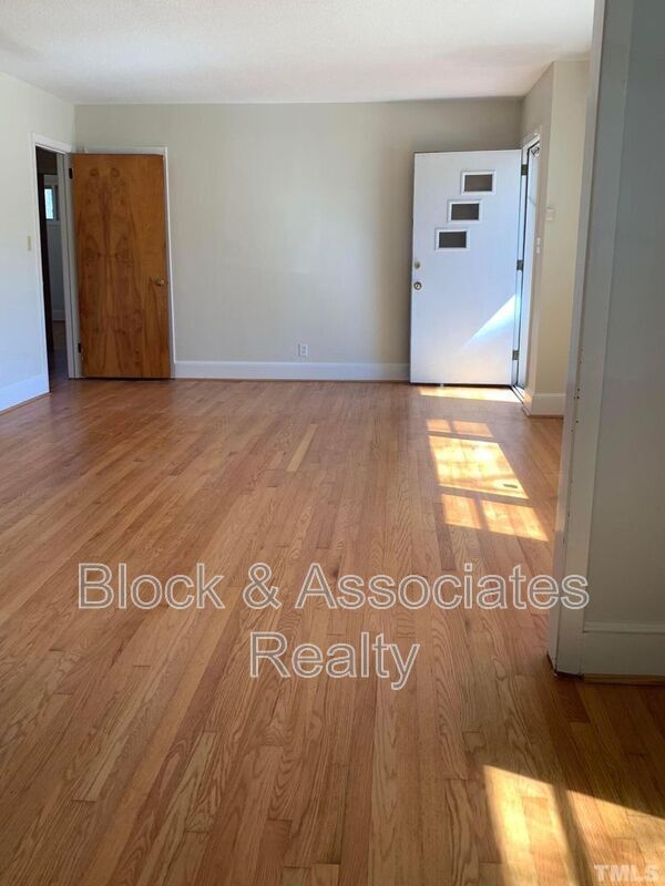 Building Photo - 6015 Inona Pl