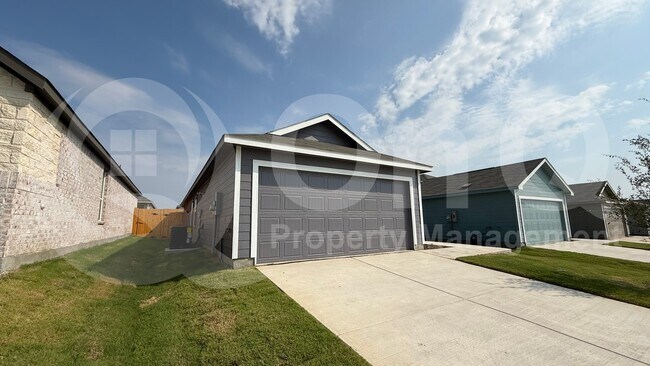 Building Photo - 1001 Raintree Rd