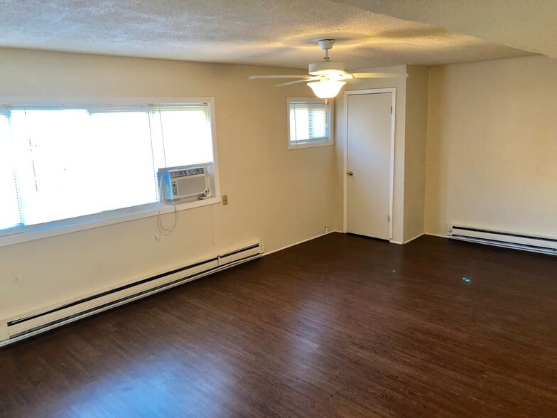 Interior Photo - Maple Court Apartments - Where City Convenience Meets Neighborhood Charm!