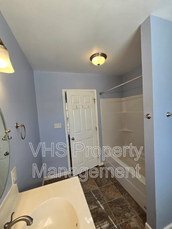 Building Photo - 10989 Muddy Run Ln