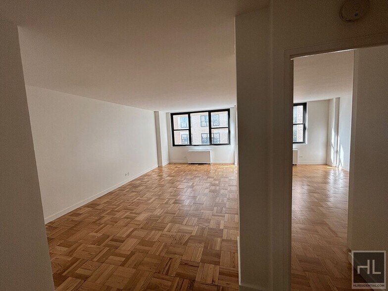 Primary Photo - EAST 49 STREET
