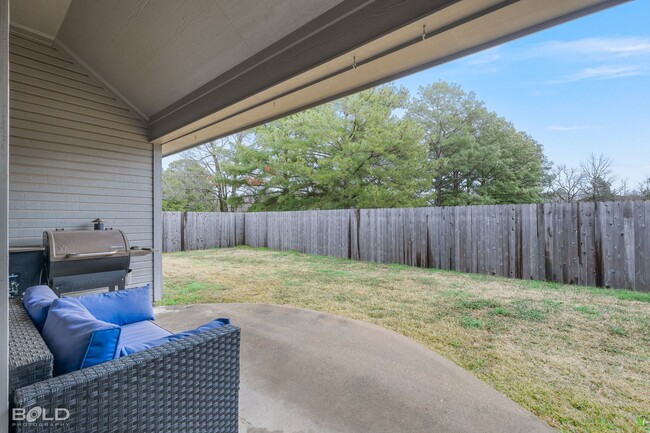 Building Photo - Check Out this 3 bed 2 bath in Benton