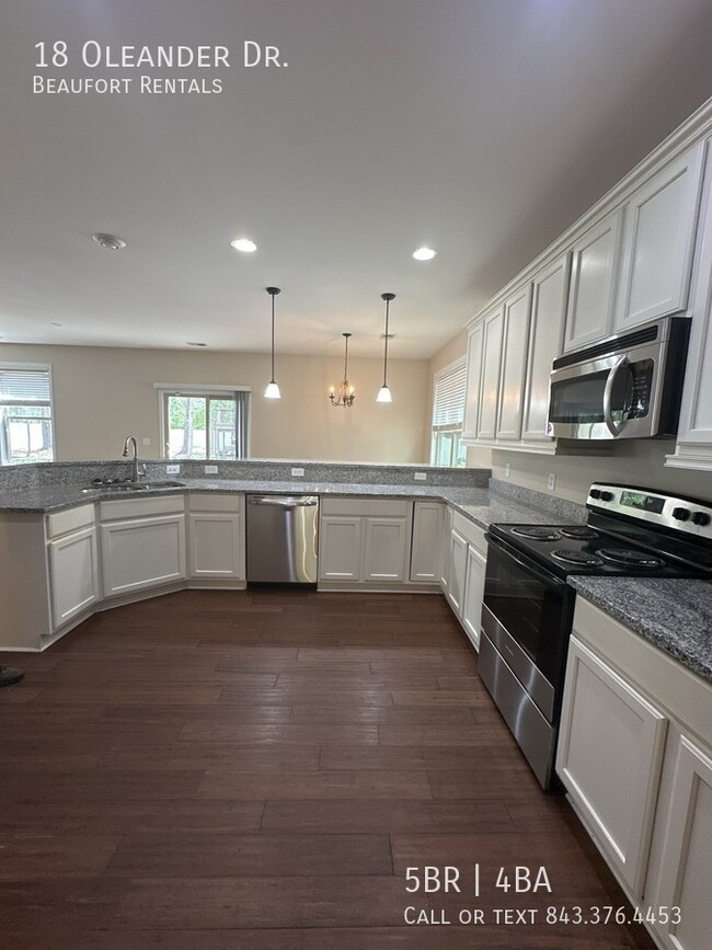 Building Photo - 18 Oleander Dr