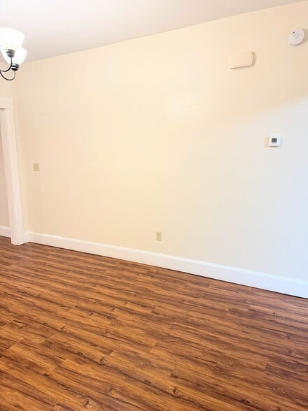 Building Photo - 753 Winchester Ave