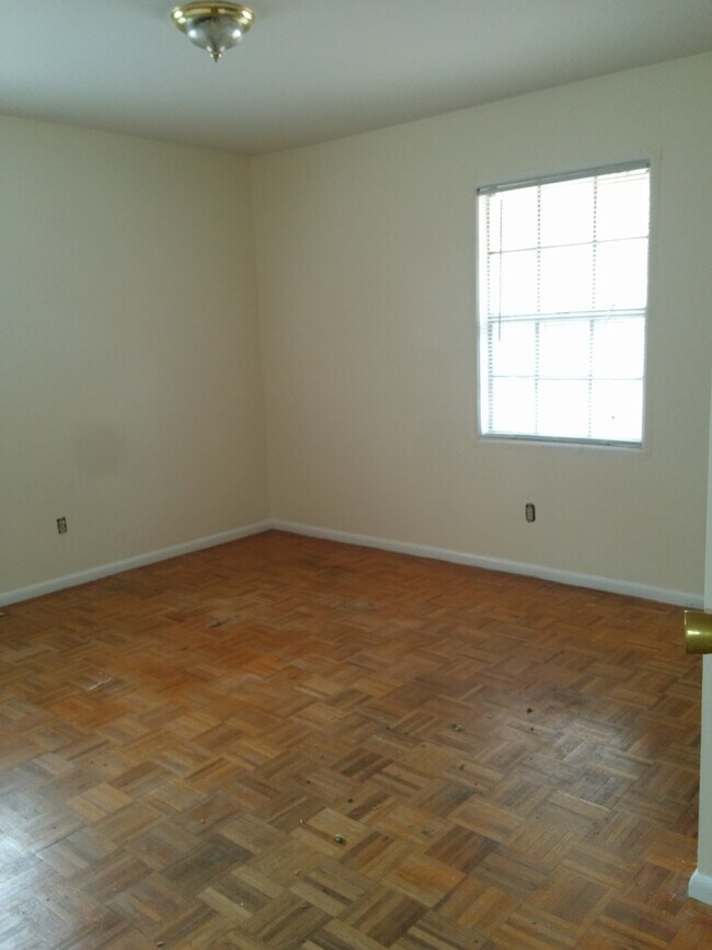 Building Photo - WELCOME HOME!