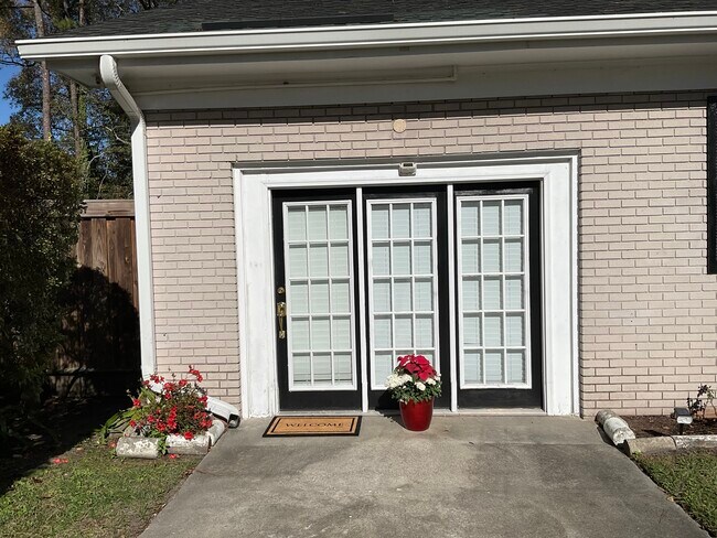 Building Photo - 30 E 67th St