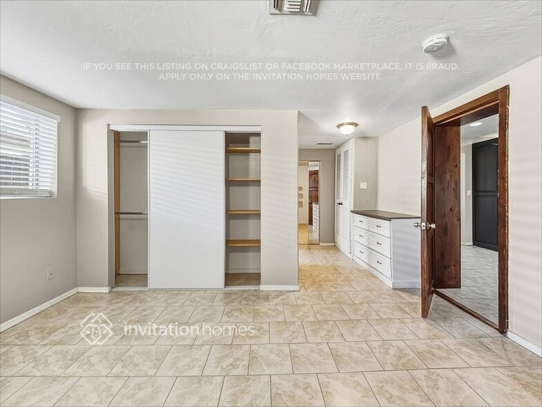 Building Photo - 525 W 6th Dr
