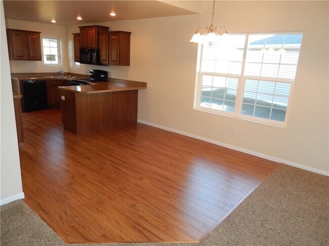 Building Photo - Newer Construction 3 Bedroom House with 3 ...