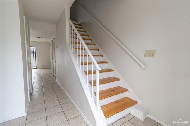 Building Photo - 1114 Tori Ln