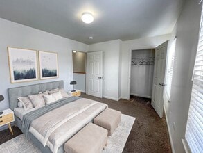 Building Photo - Bentwood Townhomes