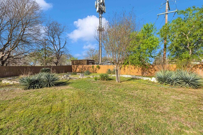 Building Photo - Beautiful Rental Home in Southwest ISD School District