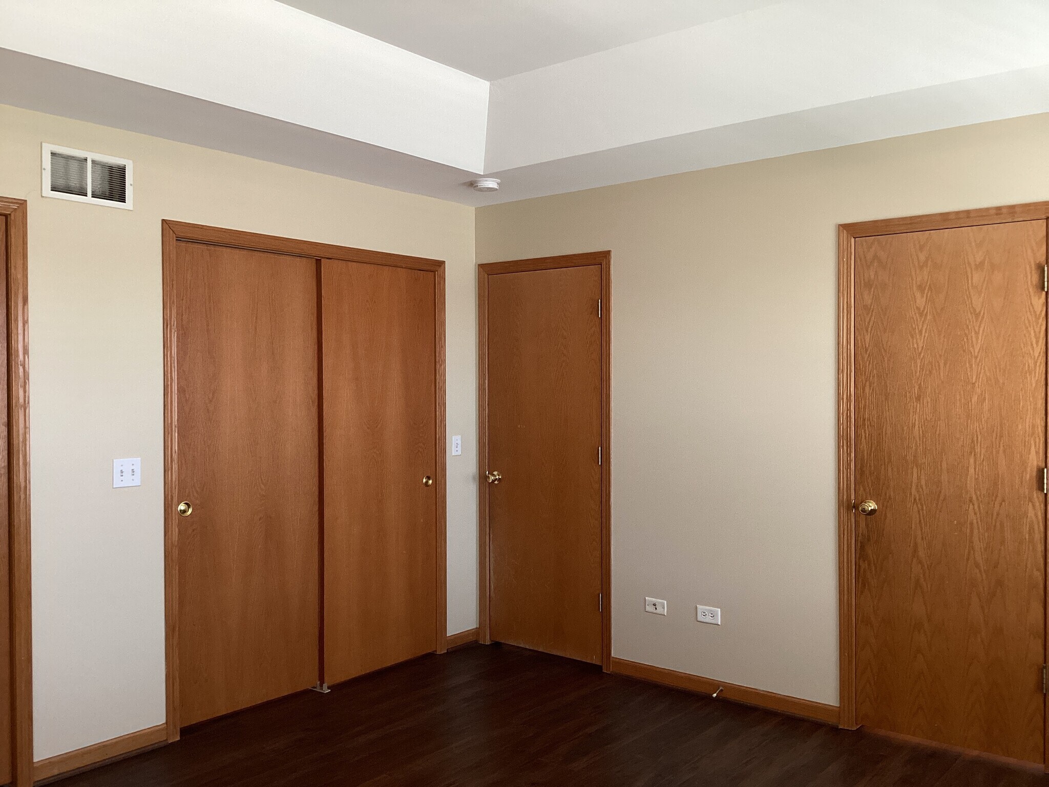 Building Photo - 1305 Bassett Dr