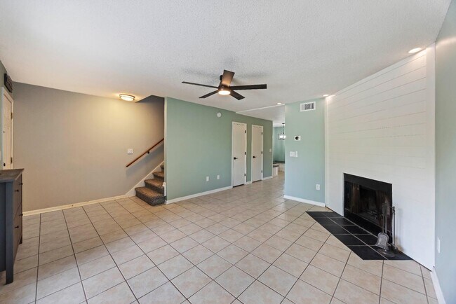 Building Photo - 1016 Monticello Dr