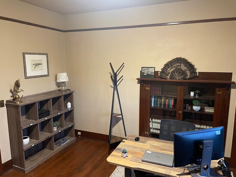 Building Photo - 237 Basin St SW