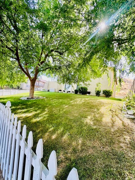 Building Photo - 6005 Hill Dale Ct