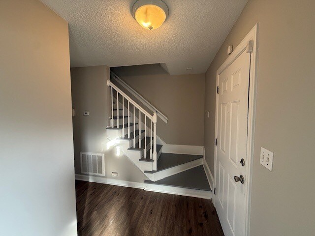 Building Photo - 4 Swiftcreek Ct