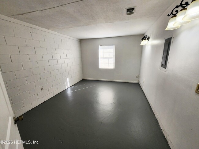 Building Photo - 7127 Prellie St