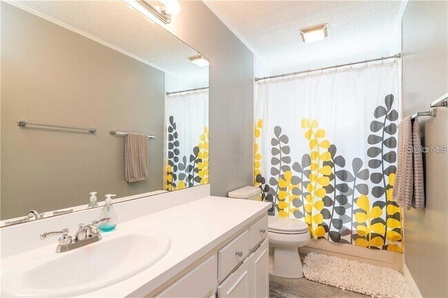 Building Photo - 1907 Coral Tree Ct