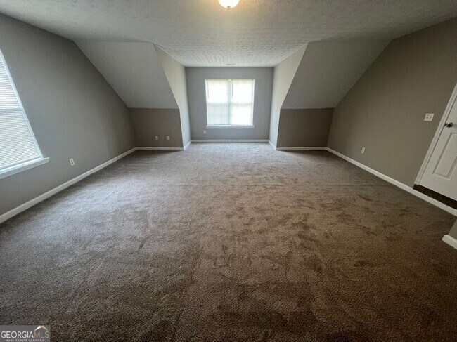 Building Photo - 70 Princeton Way