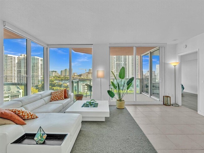 Building Photo - 3370 Hidden Bay Dr