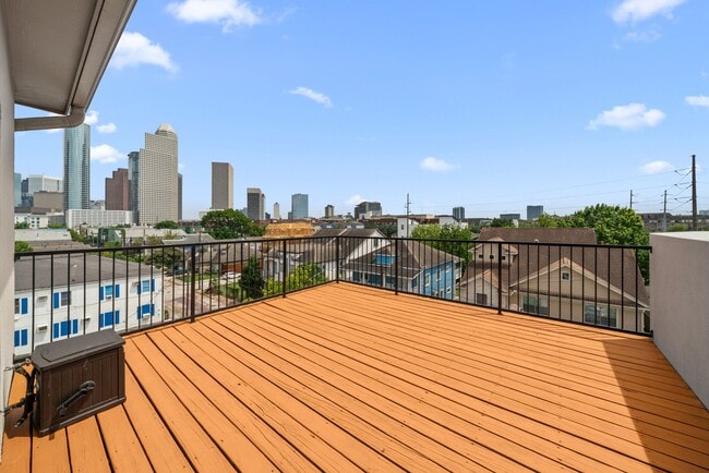 Building Photo - 1112 Andrews St