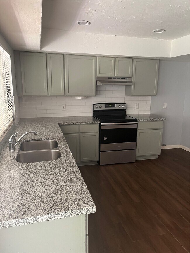 Building Photo - 2218 Stillmeadow Dr