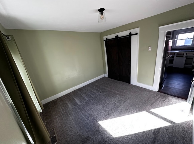 Building Photo - 47 Water St