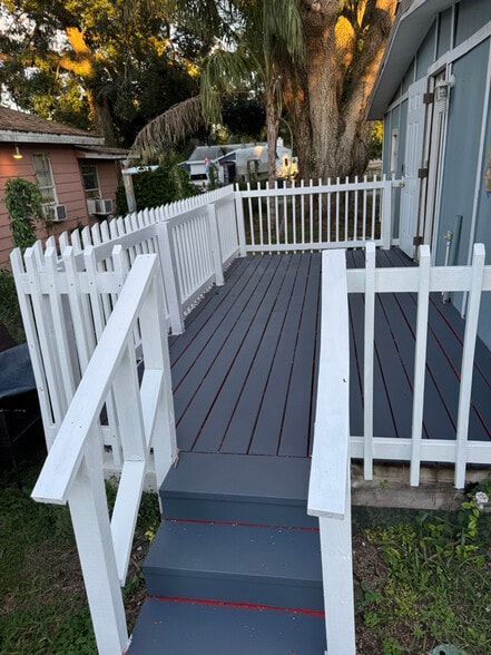 Building Photo - 9402 N 16th St