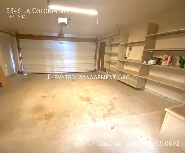Building Photo - 5346 La Colonia Dr NW