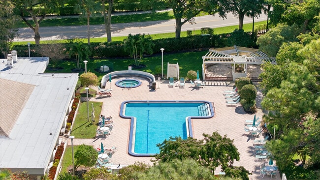 Building Photo - 2070 Homewood Blvd