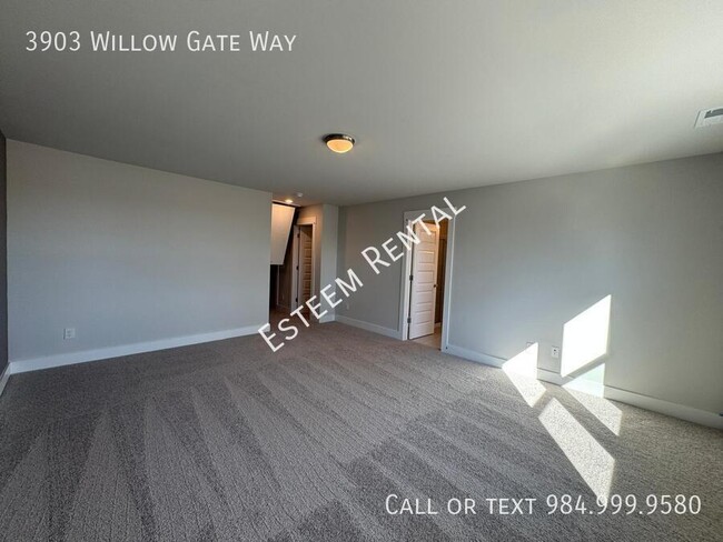 Building Photo - 3903 Willow Gate Wy