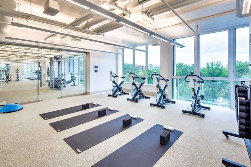 Building Photo - 749 N Hudson Ave