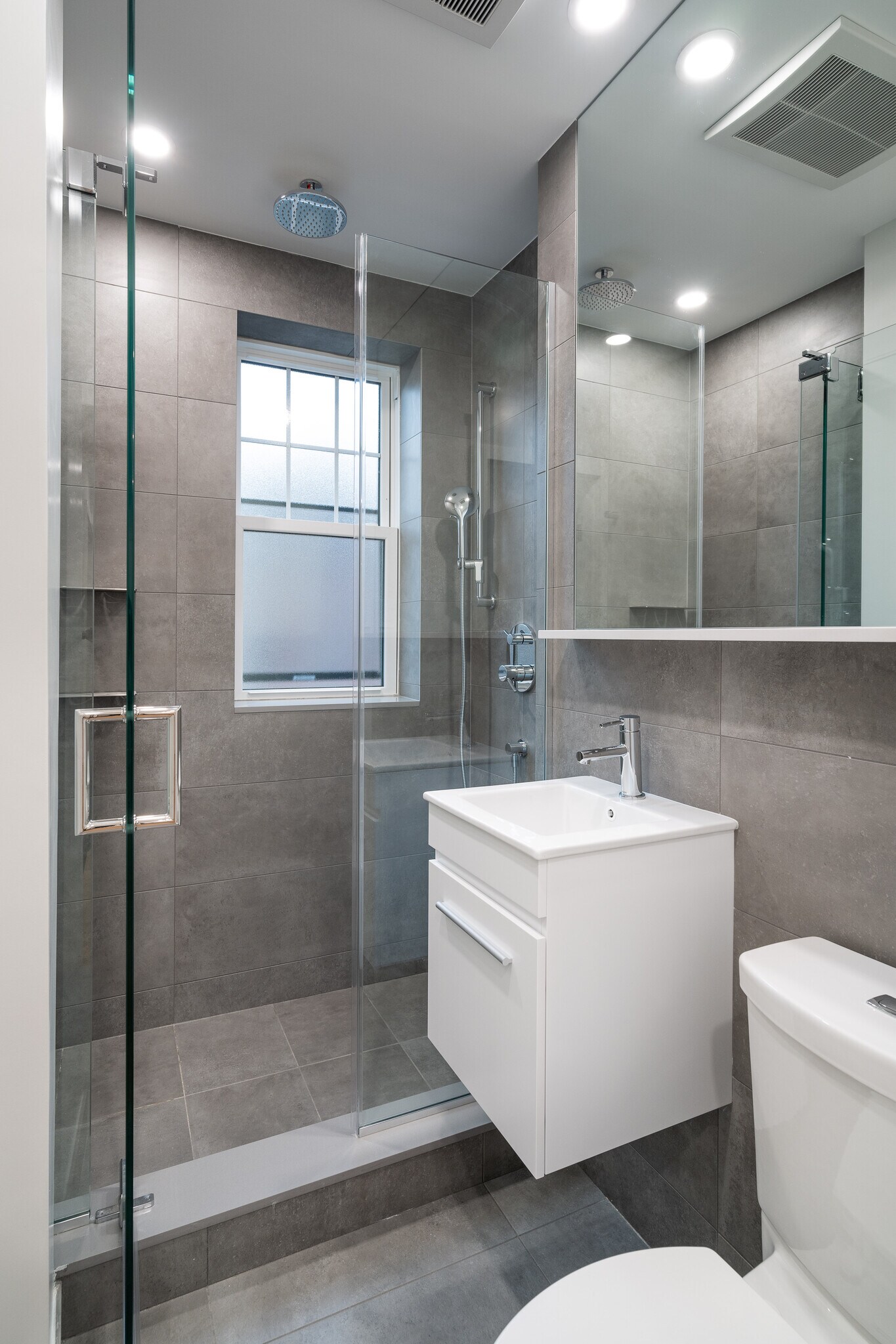 Building Photo - 27 Forest St