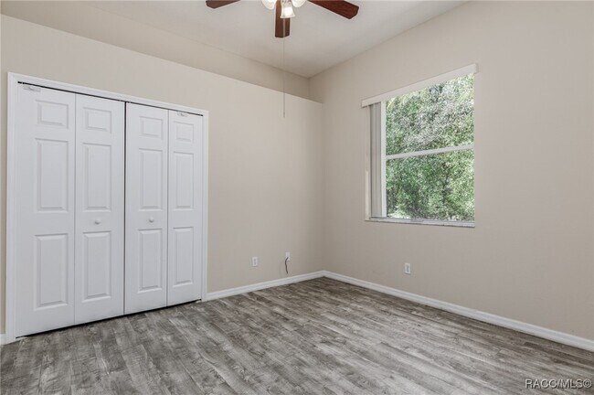 Building Photo - 1474 W Pringle Pl