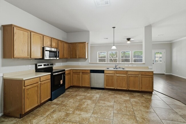 Building Photo - Move-In Ready Gem on Goldcrest Run Near Shopping & Dining