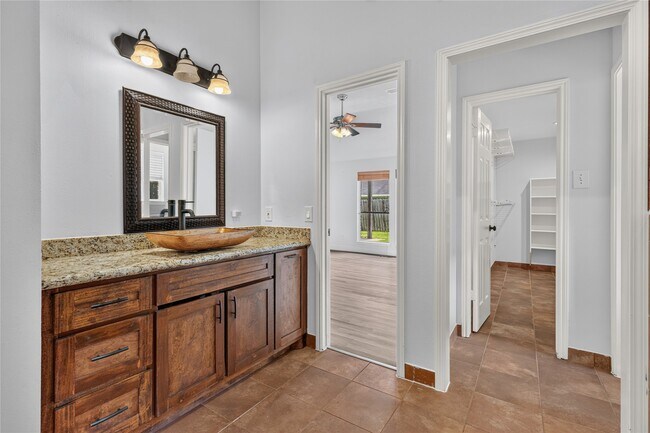 Building Photo - 7206 Glen Rosa Dr