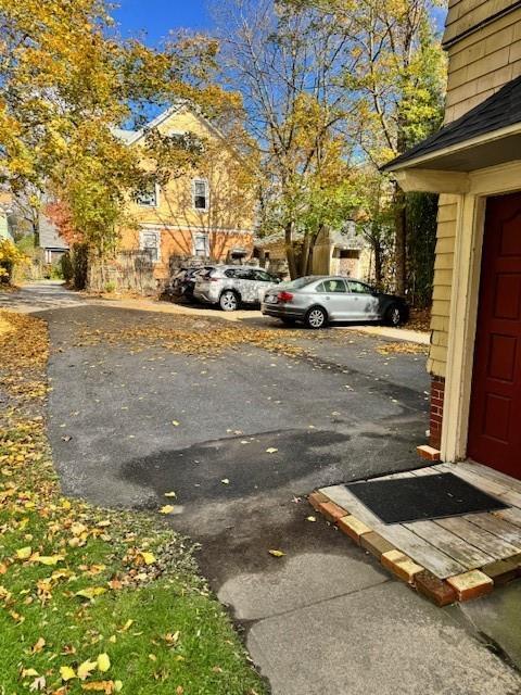 Building Photo - 16 Mayflower St