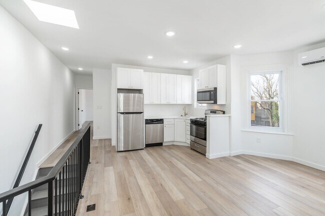 Building Photo - 5758 Spruce St