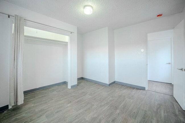 Building Photo - Duplex upper unit in Central District - 508