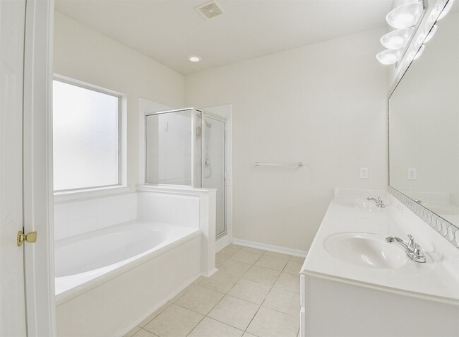 Building Photo - 6614 Halcyon Days Dr