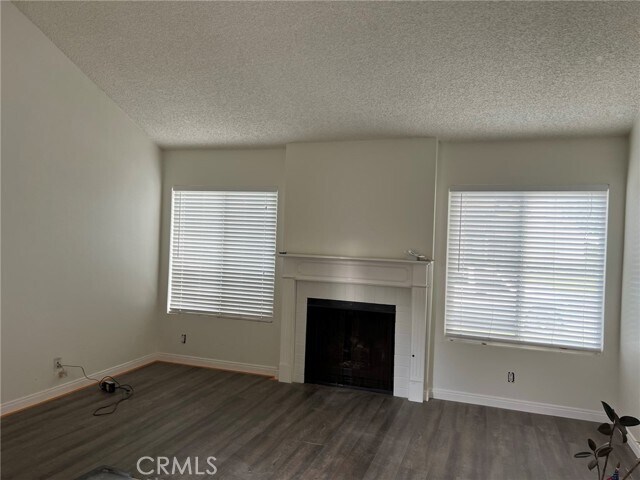 Building Photo - 210 Venice Ave