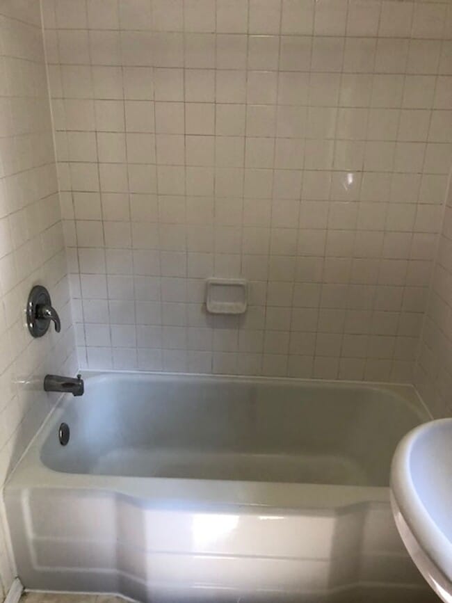 Building Photo - 2 Story, 3+ Bed, 2 Full Baths, Home with G...