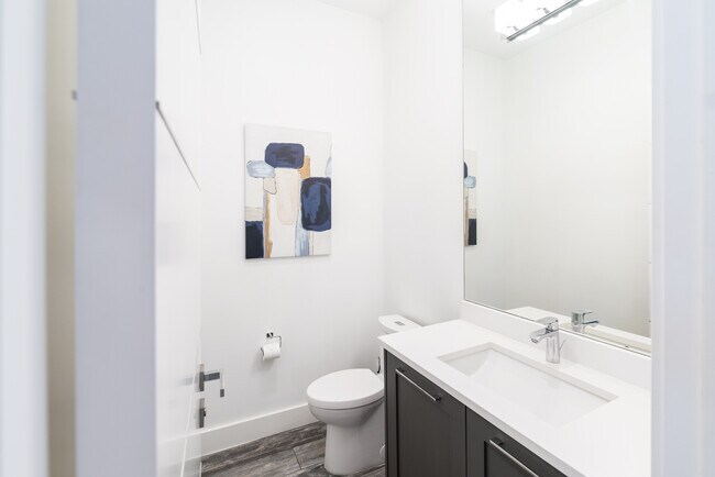 Building Photo - 14836 Granada Dr