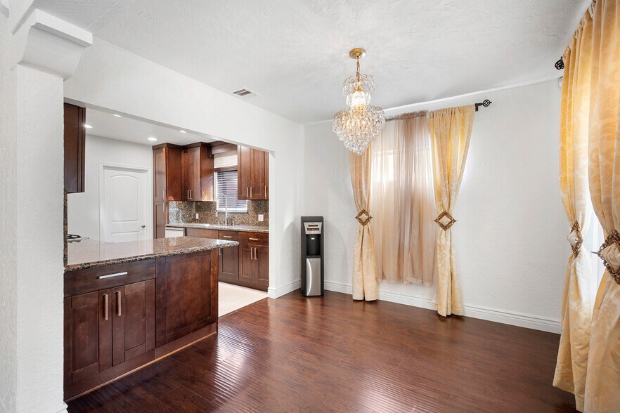 Building Photo - 1515 Glenwood Rd