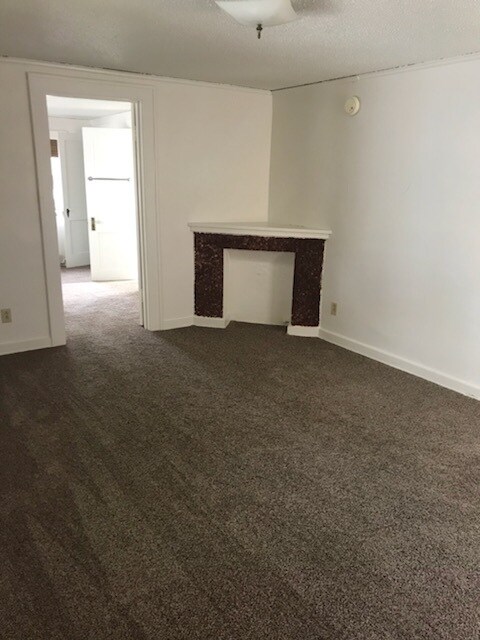 Primary Photo - 320 N Mandan St