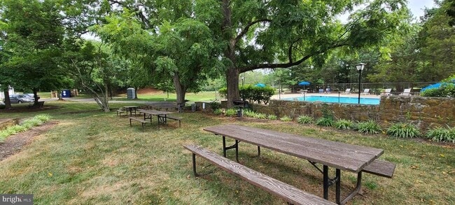 Building Photo - 5829 Orchard Hill Ct