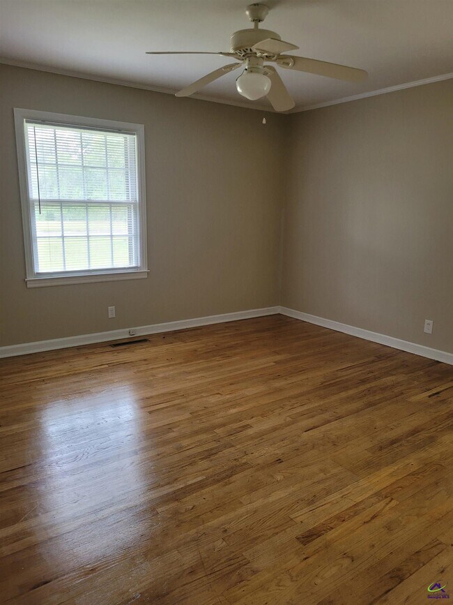 Building Photo - 2989 King Alfred Dr