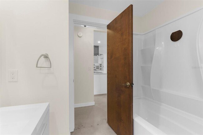 Building Photo - 4250 Marlowe Dr