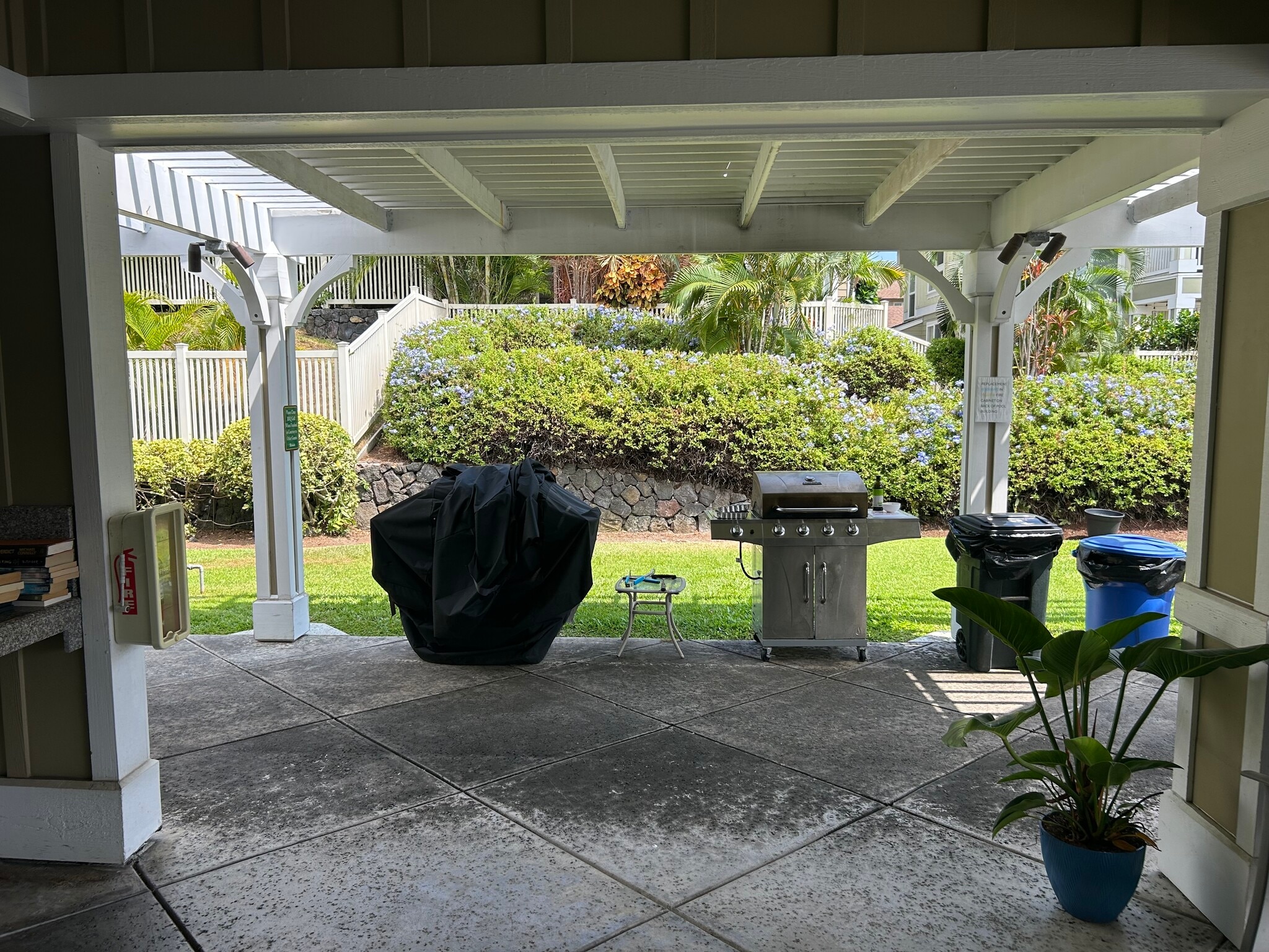 Barbecue area - 75-6009 Alii Dr