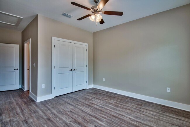 Building Photo - 135 N Sand Palm Rd